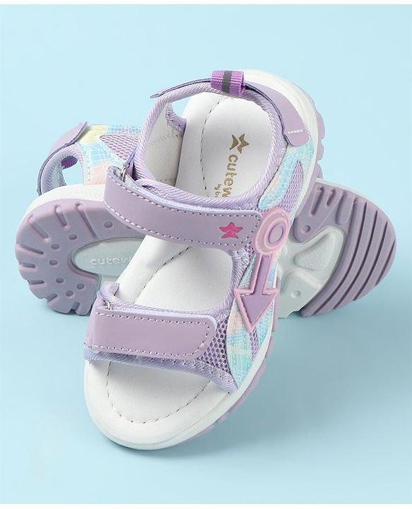 Cute Walk by Babyhug Sandals with Velcro Closure & Applique - Pink