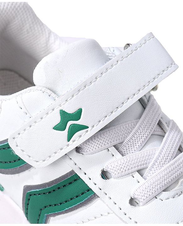 Cute Walk by Babyhug Velcro Closure Sneakers - White & Green