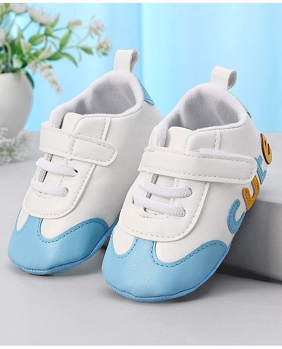 Cute Walk by Babyhug Colour Blocked Velcro Closure Booties With Text Embroidery - Sky Blue