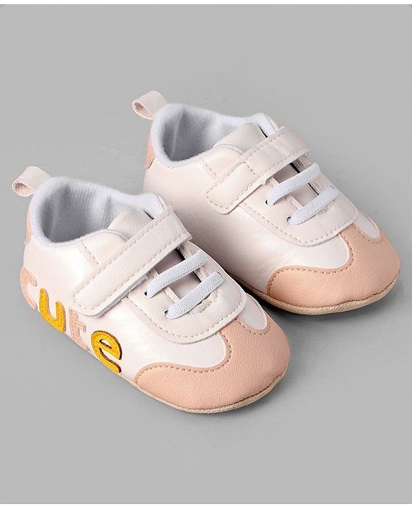 Cute Walk by Babyhug Colour Blocked Velcro Closure Booties With Text Embroidery - Pink