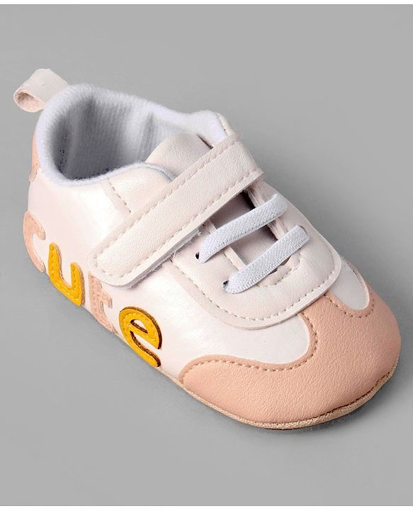 Cute Walk by Babyhug Colour Blocked Velcro Closure Booties With Text Embroidery - Pink
