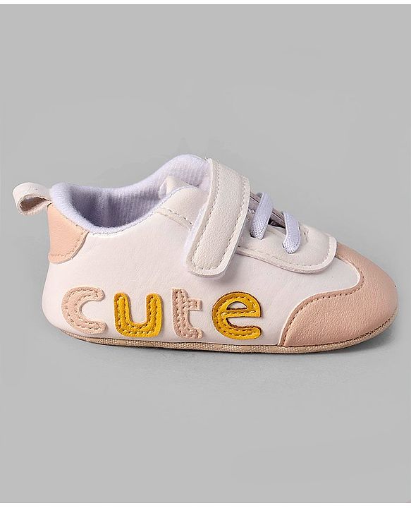 Cute Walk by Babyhug Colour Blocked Velcro Closure Booties With Text Embroidery - Pink