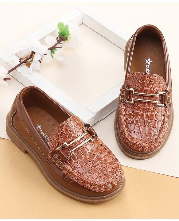 Cute Walk by Babyhug Slip On Loafer Shoes With Textured Design - Brown