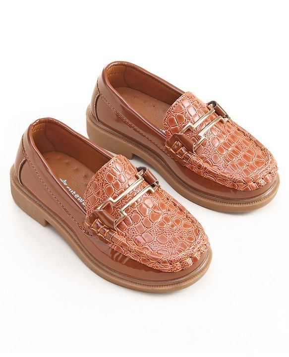 Cute Walk by Babyhug Slip On Loafer Shoes With Textured Design - Brown