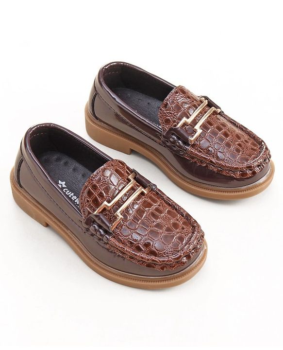 Cute Walk by Babyhug Slip On Loafer Shoes With Textured Design - Brown