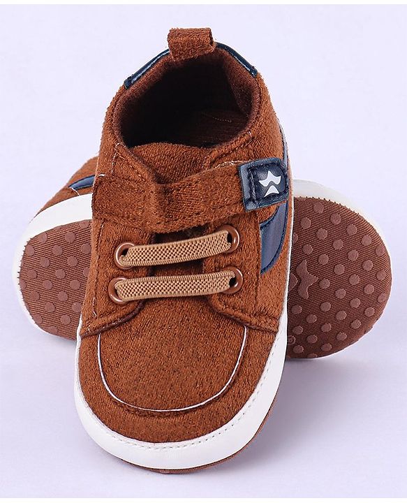 Cute Walk by Babyhug Velcro Closure Booties - Brown