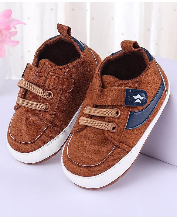 Cute Walk by Babyhug Velcro Closure Booties - Brown
