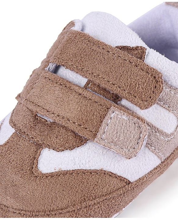 Cute Walk by Babyhug Colour Block Velcro Closure Booties - Grey