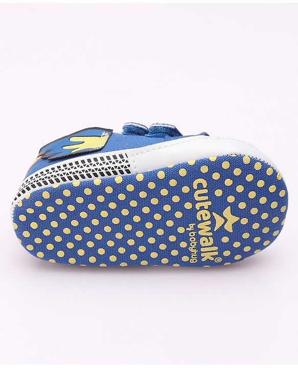 Cute Walk by Babyhug Booties Velcro Closure - Blue