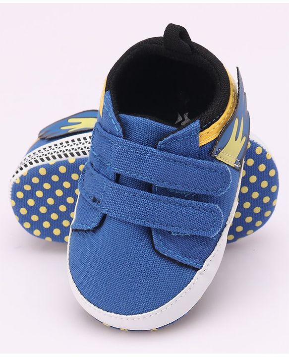 Cute Walk by Babyhug Booties Velcro Closure - Blue