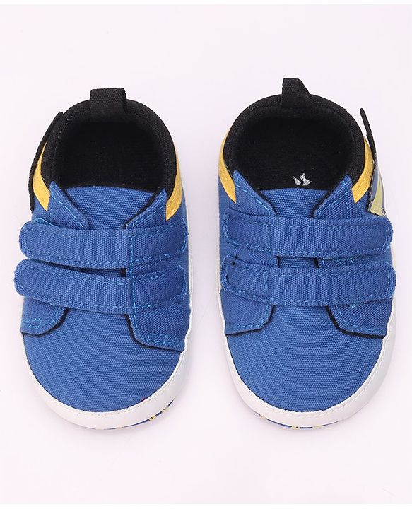Cute Walk by Babyhug Booties Velcro Closure - Blue