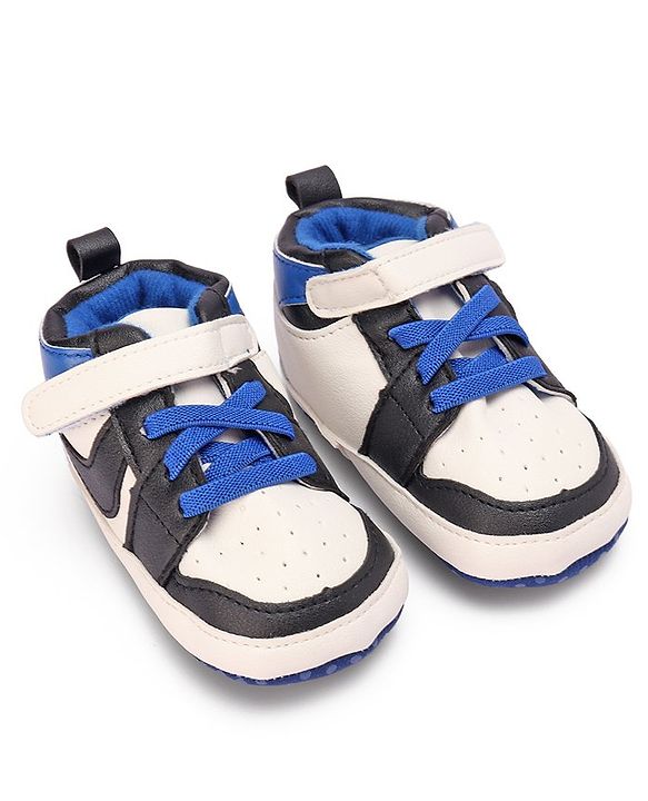 Cute Walk by Babyhug Booties with Velcro Closure -  Red