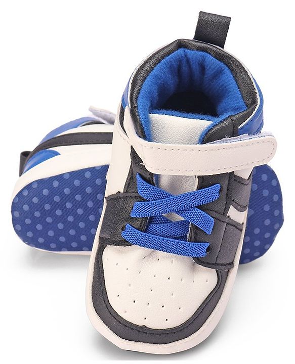 Cute Walk by Babyhug Booties with Velcro Closure -  Red