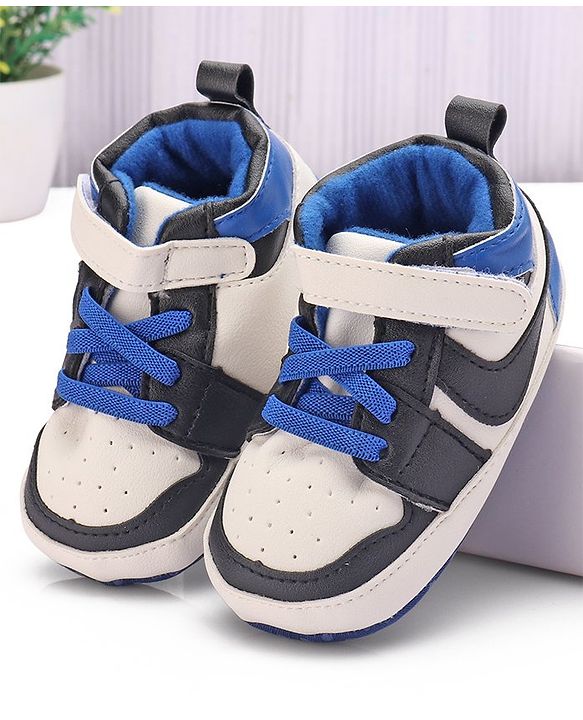 Cute Walk by Babyhug Booties with Velcro Closure -  Red