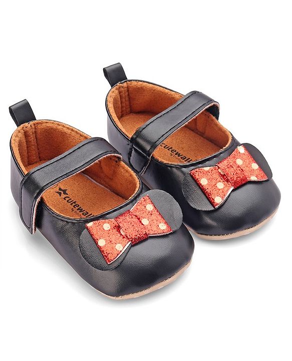 Cute Walk by Babyhug Velcro Closure Booties Bow Applique - Black