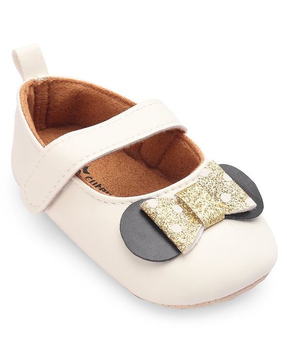 Cute Walk by Babyhug Velcro Closure Booties Bow Applique - Black