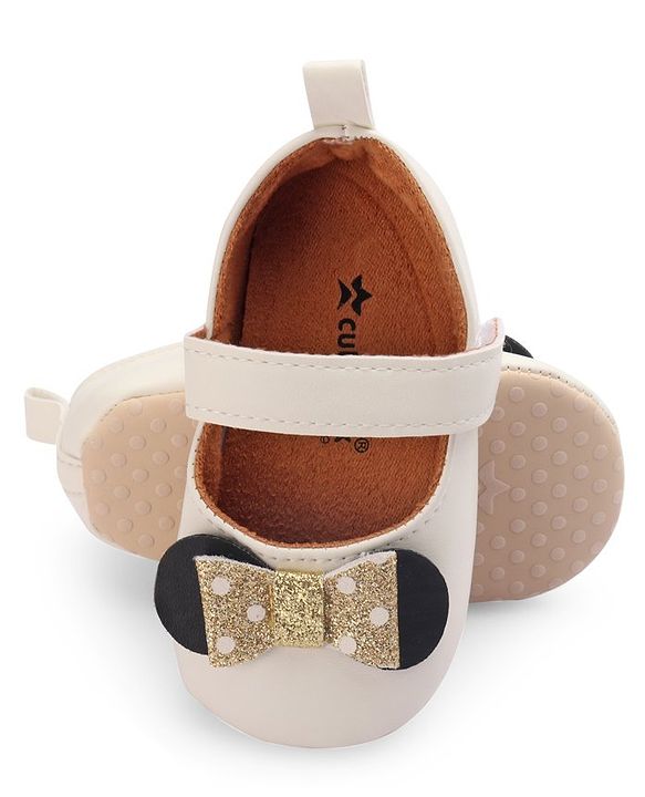 Cute Walk by Babyhug Velcro Closure Booties Bow Applique - Black