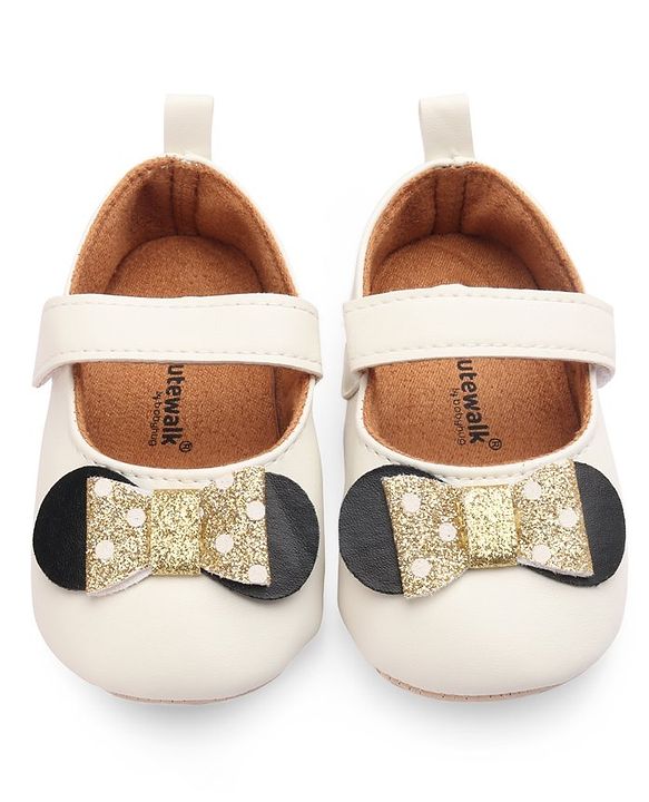 Cute Walk by Babyhug Velcro Closure Booties Bow Applique - Black