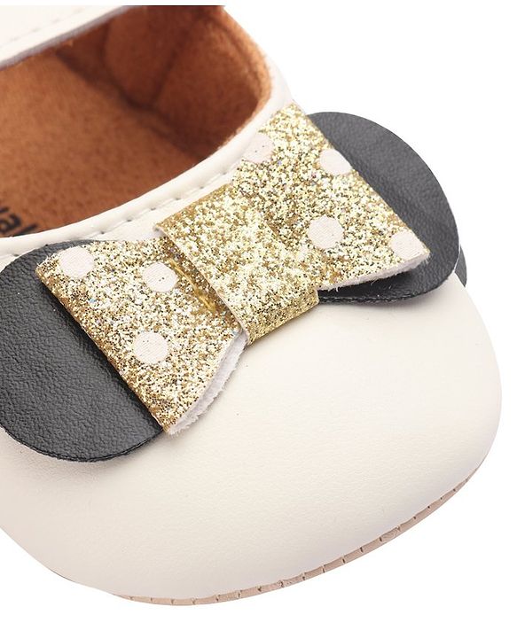 Cute Walk by Babyhug Velcro Closure Booties Bow Applique - Black