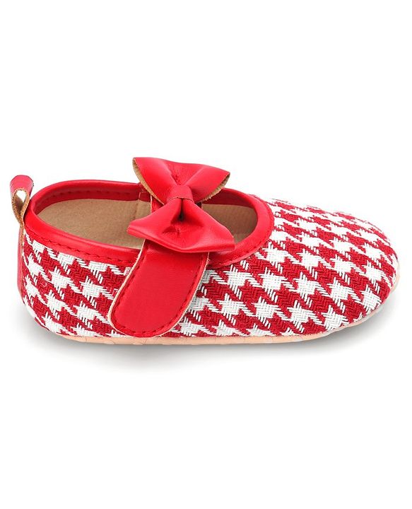 Cute Walk by Babyhug Velcro Closure Booties Bow Applique - Red