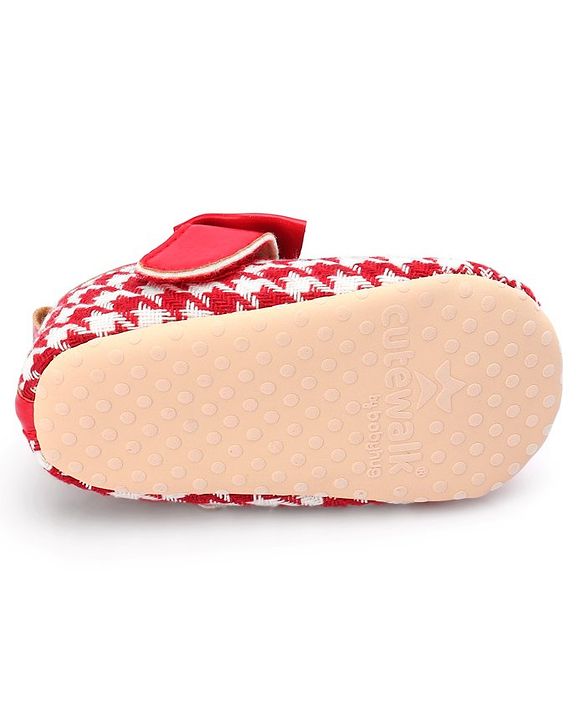 Cute Walk by Babyhug Velcro Closure Booties Bow Applique - Red