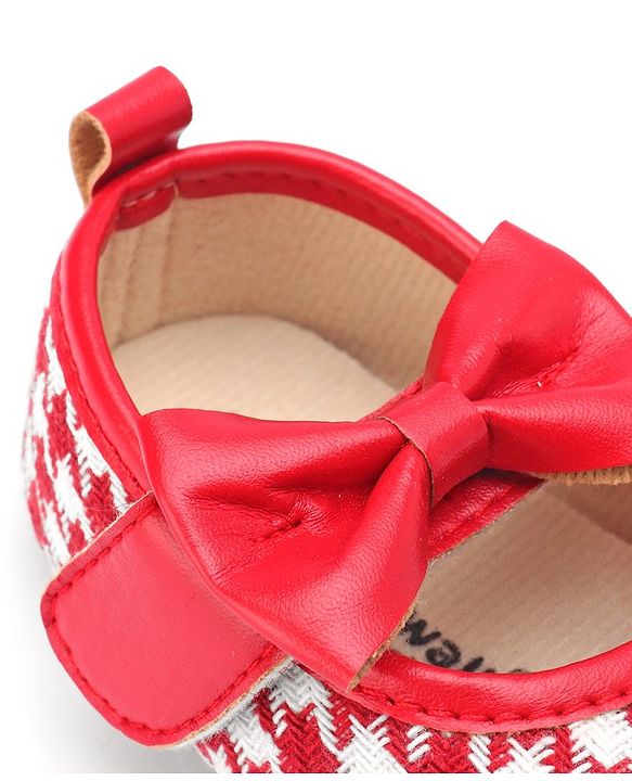 Cute Walk by Babyhug Velcro Closure Booties Bow Applique - Red
