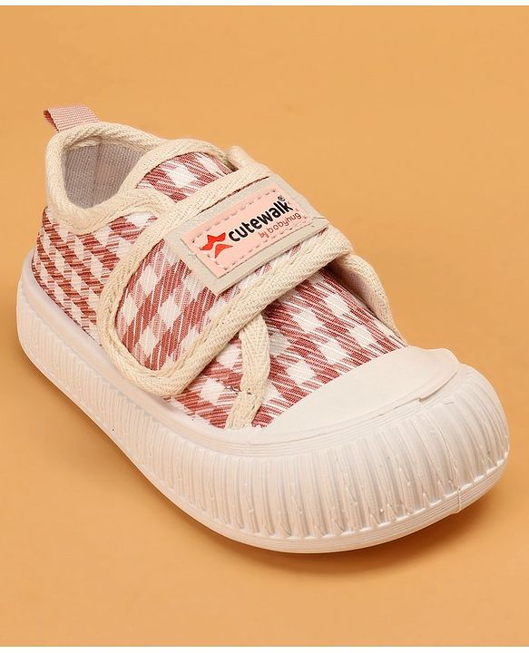Cute Walk By Babyhug Checkered Slip On Casual Shoes With Velcro Closure - Pink