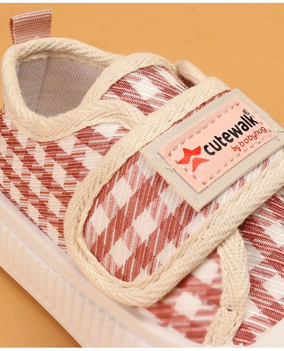 Cute Walk By Babyhug Checkered Slip On Casual Shoes With Velcro Closure - Pink
