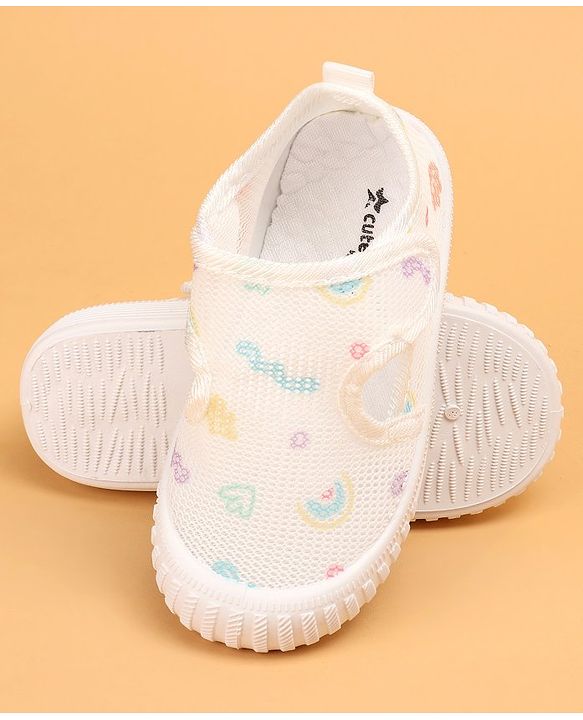 Cute Walk by Babyhug Casual Printed Shoes with Velcro Closure - White