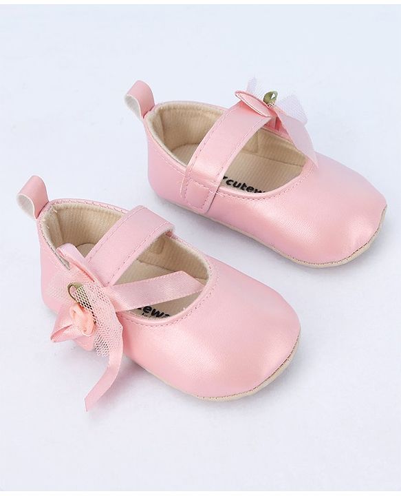 Cute Walk by Babyhug Velcro Closure Floral Applique Booties - Pink