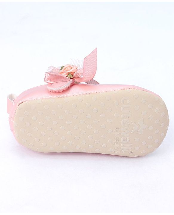Cute Walk by Babyhug Velcro Closure Floral Applique Booties - Pink