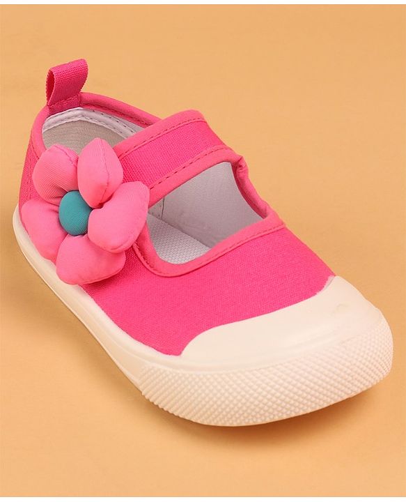 Cute Walk by Babyhug with Velcro Closure Casual Shoes Flower Applique - Fuschia