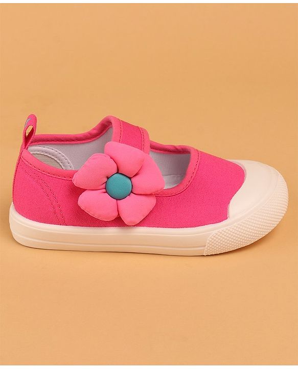 Cute Walk by Babyhug with Velcro Closure Casual Shoes Flower Applique - Fuschia