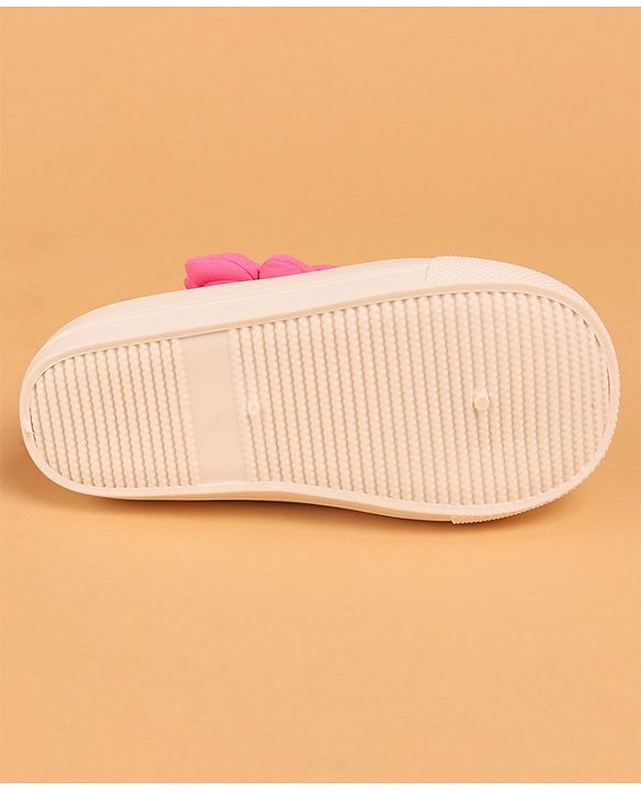 Cute Walk by Babyhug with Velcro Closure Casual Shoes Flower Applique - Fuschia