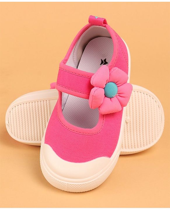 Cute Walk by Babyhug with Velcro Closure Casual Shoes Flower Applique - Fuschia