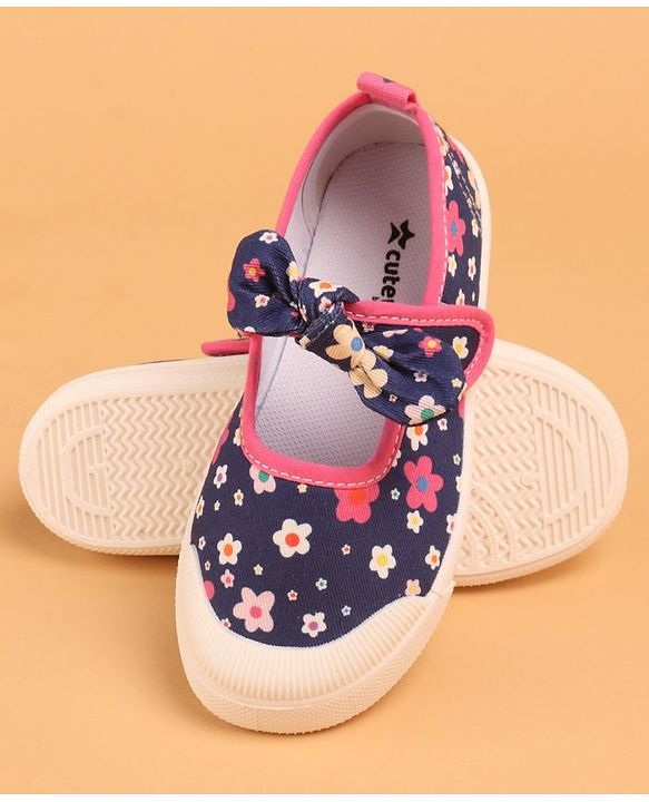 Cute Walk by Babyhug Casual Shoes with Velcro Closure Floral Print and Bow Applique - Navy