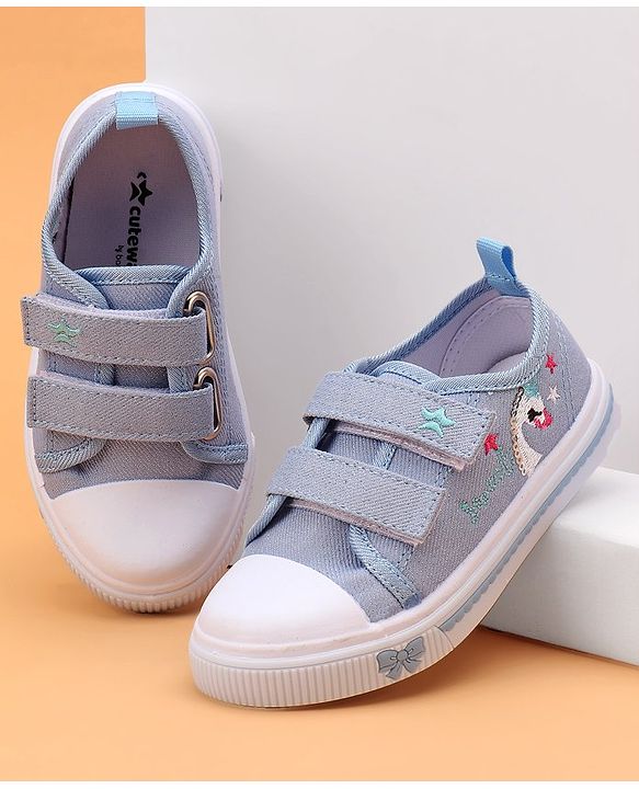 Cute Walk by Babyhug Casual Shoes With Velcro Closure and Swan Embroidery - Pink