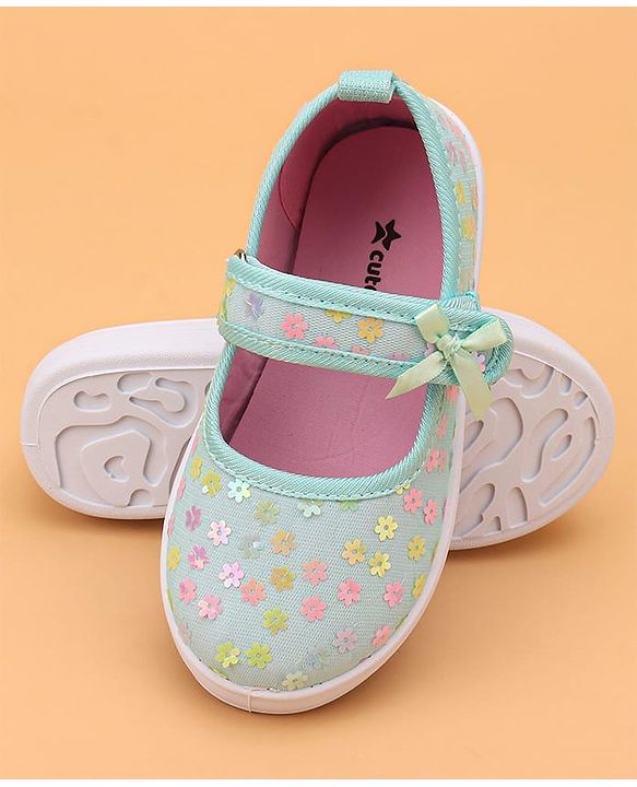 Cute Walk by Babyhug Velcro Closure Casual Shoes With Floral & Bow Applique - Green