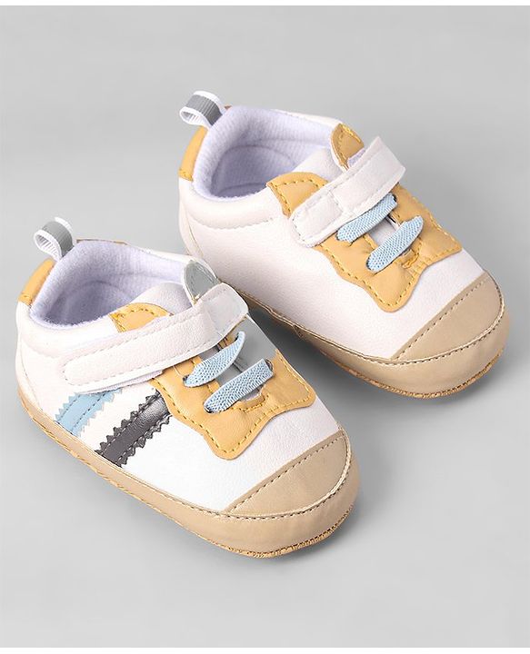 Cute Walk by Babyhug Velcro Closure Booties - Yellow