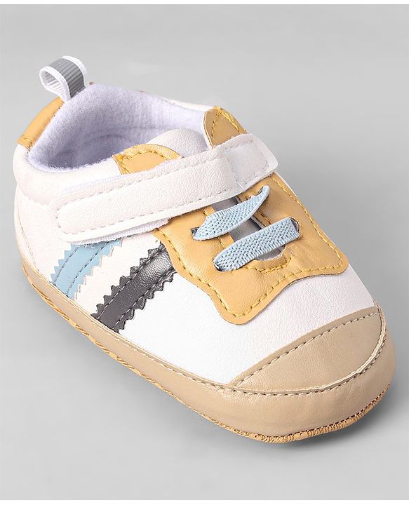 Cute Walk by Babyhug Velcro Closure Booties - Yellow