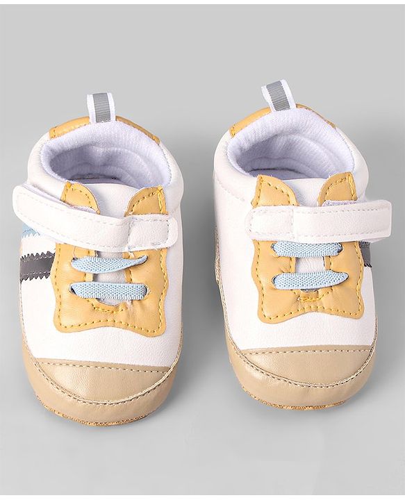 Cute Walk by Babyhug Velcro Closure Booties - Yellow