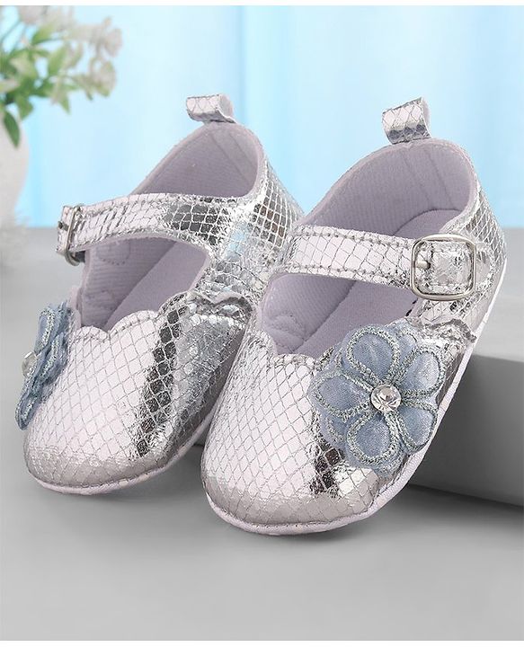 Cute Walk by Babyhug Floral Motif Bellies - Red main image 0