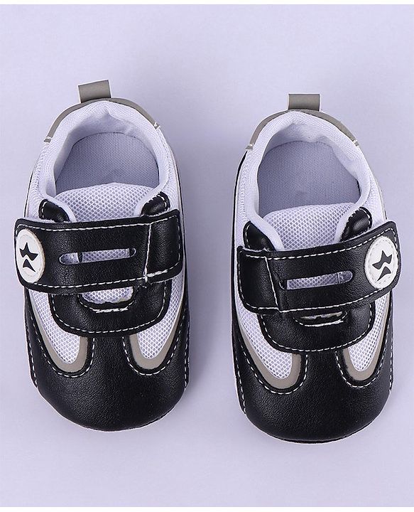 Cute Walk by Babyhug Colour Blocked Velcro Closure Booties - Black