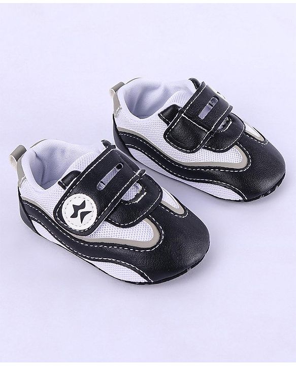 Cute Walk by Babyhug Colour Blocked Velcro Closure Booties - Black