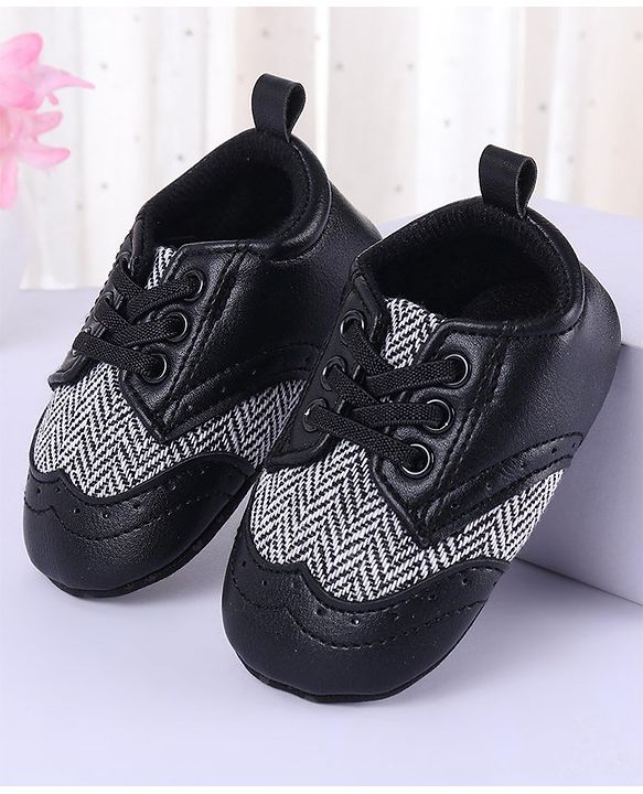 Cute Walk by Babyhug Chevron & Lace Detailing Slip On Booties - Black