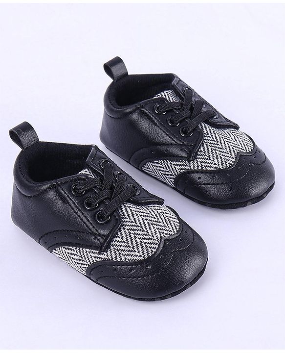 Cute Walk by Babyhug Chevron & Lace Detailing Slip On Booties - Black