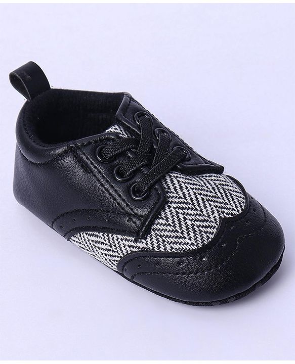 Cute Walk by Babyhug Chevron & Lace Detailing Slip On Booties - Black