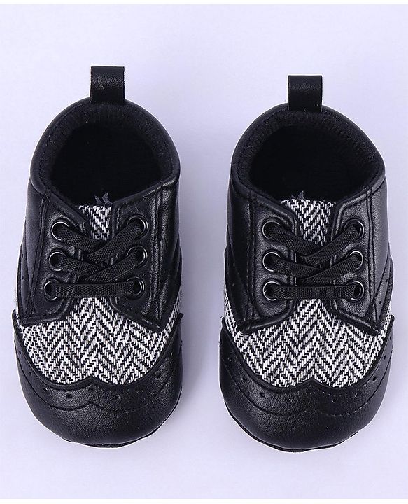 Cute Walk by Babyhug Chevron & Lace Detailing Slip On Booties - Black