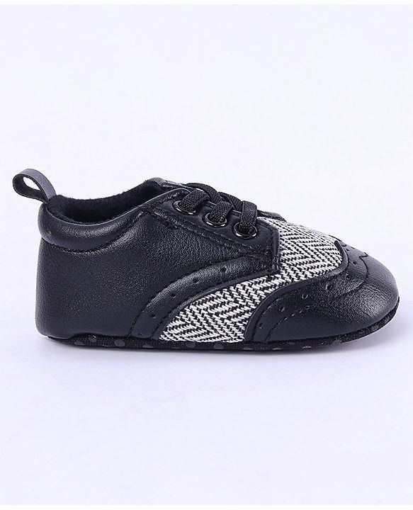 Cute Walk by Babyhug Chevron & Lace Detailing Slip On Booties - Black