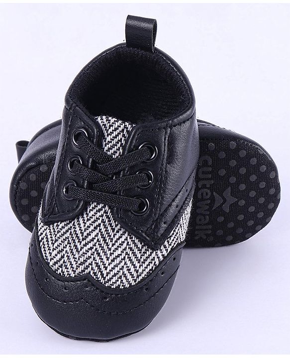 Cute Walk by Babyhug Chevron & Lace Detailing Slip On Booties - Black
